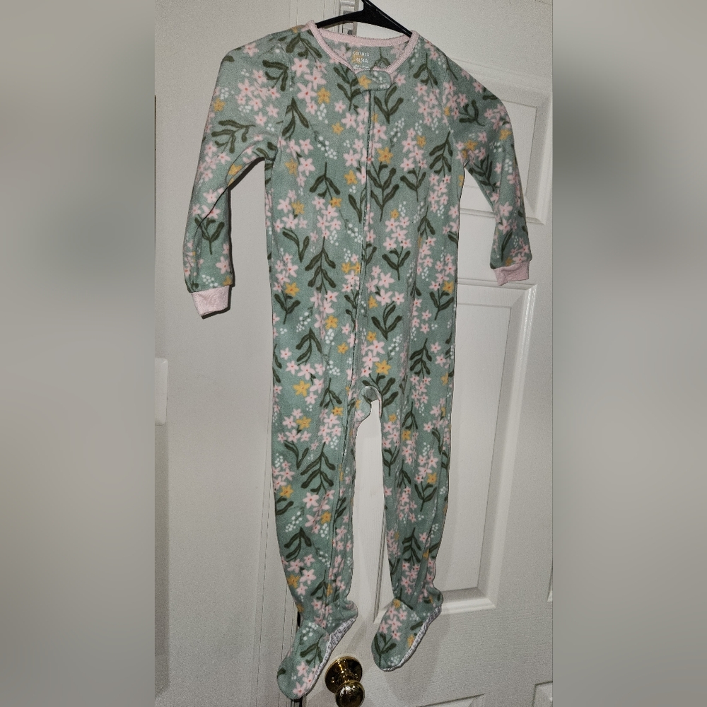 FINAL PRICE!! Carters Footed Pajamas - Picture 2 of 4